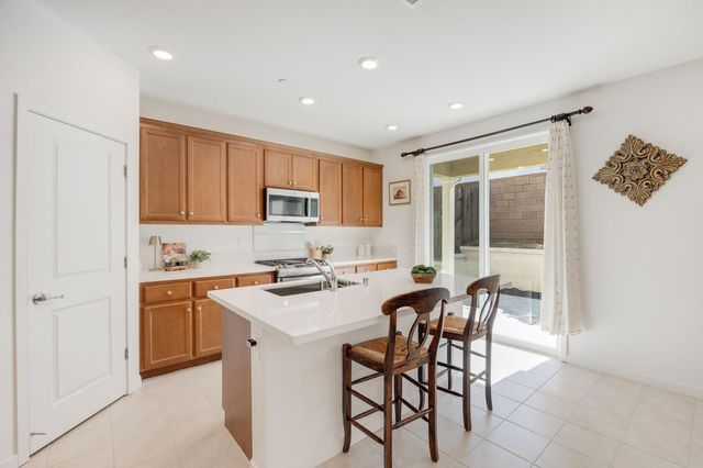 3452 Cantor Dr, Folsom, CA 95630