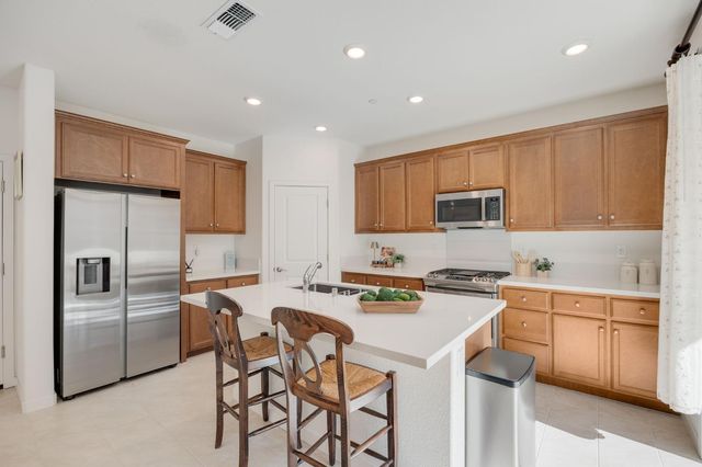 3452 Cantor Dr, Folsom, CA 95630