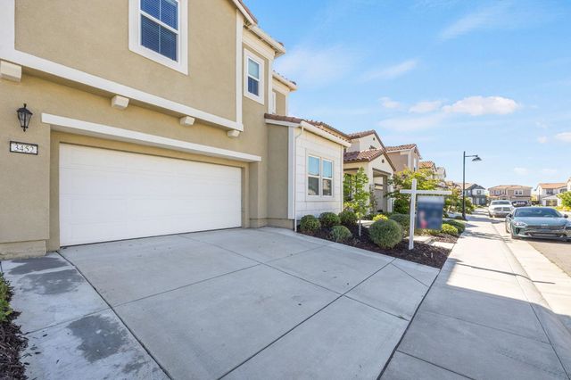 3452 Cantor Dr, Folsom, CA 95630
