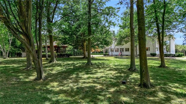 4261 Lake Shore Road, Hamburg, NY 14075