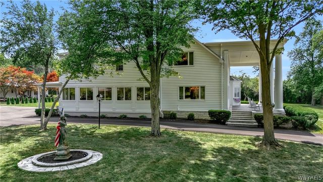 4261 Lake Shore Road, Hamburg, NY 14075