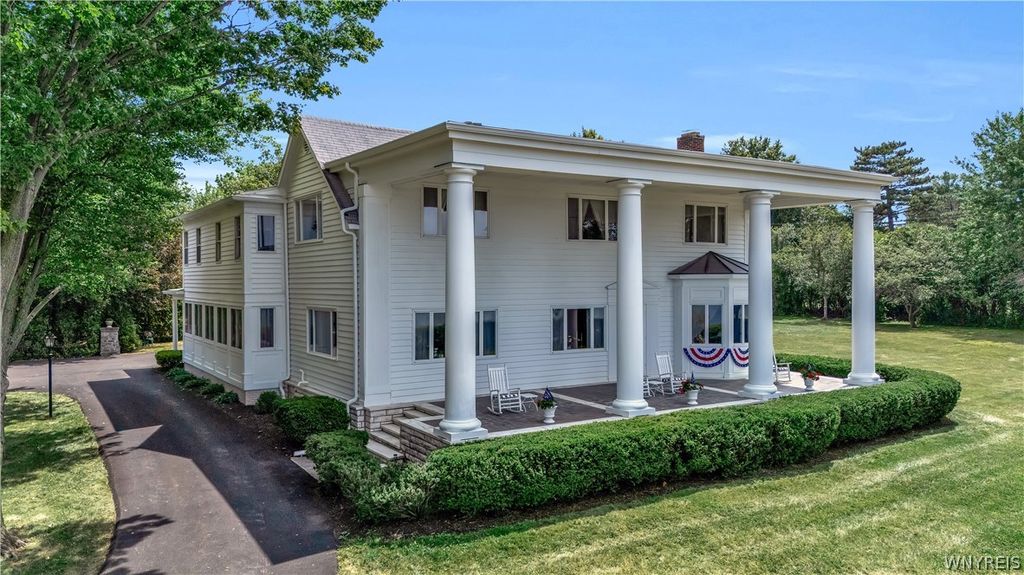 4261 Lake Shore Road, Hamburg, NY 14075