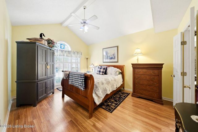 3521 Westwood Farms Dr, Louisville, KY 40220
