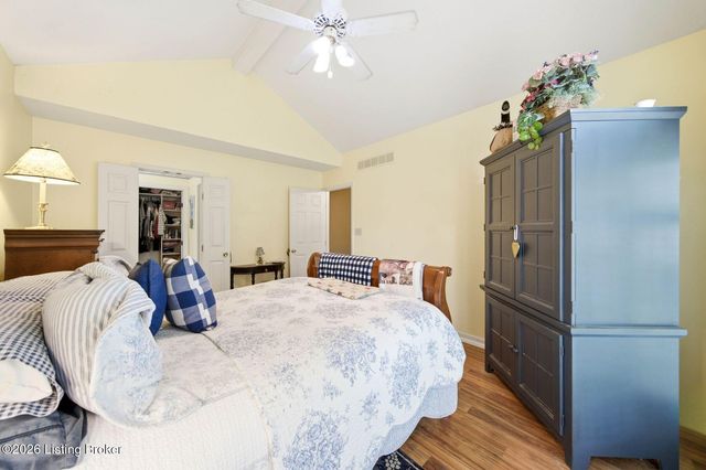 3521 Westwood Farms Dr, Louisville, KY 40220
