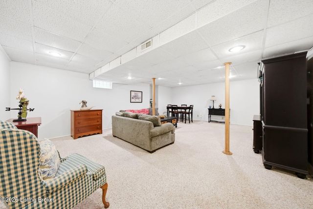 3521 Westwood Farms Dr, Louisville, KY 40220