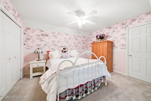 3521 Westwood Farms Dr, Louisville, KY 40220