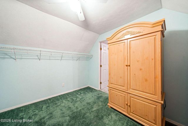 3521 Westwood Farms Dr, Louisville, KY 40220