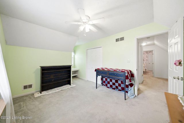 3521 Westwood Farms Dr, Louisville, KY 40220