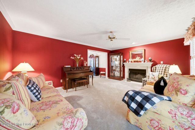 3521 Westwood Farms Dr, Louisville, KY 40220