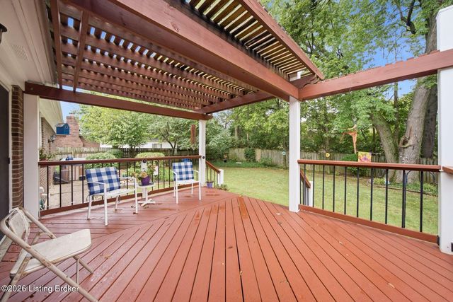 3521 Westwood Farms Dr, Louisville, KY 40220
