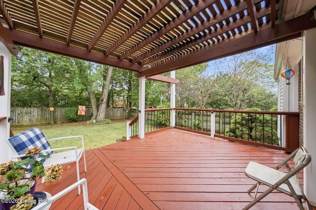 3521 Westwood Farms Dr, Louisville, KY 40220