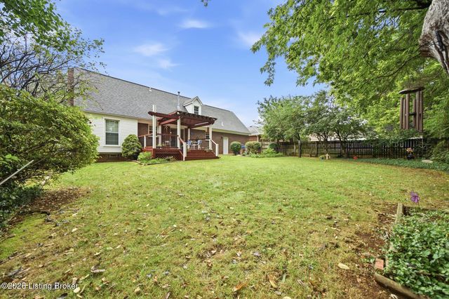 3521 Westwood Farms Dr, Louisville, KY 40220