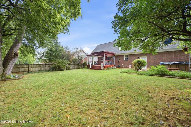 3521 Westwood Farms Dr, Louisville, KY 40220