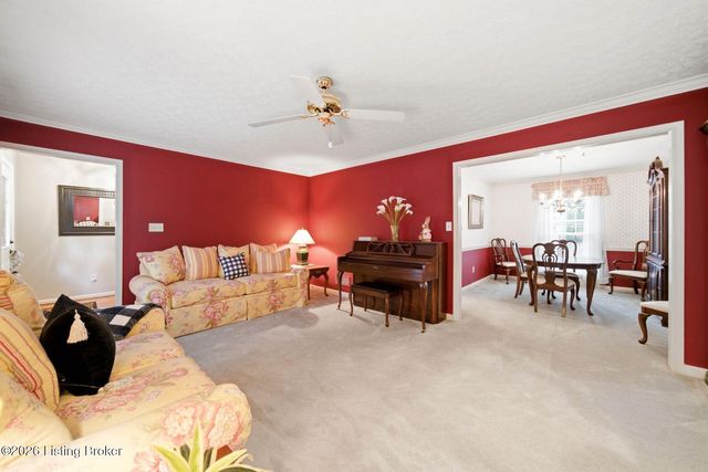 3521 Westwood Farms Dr, Louisville, KY 40220