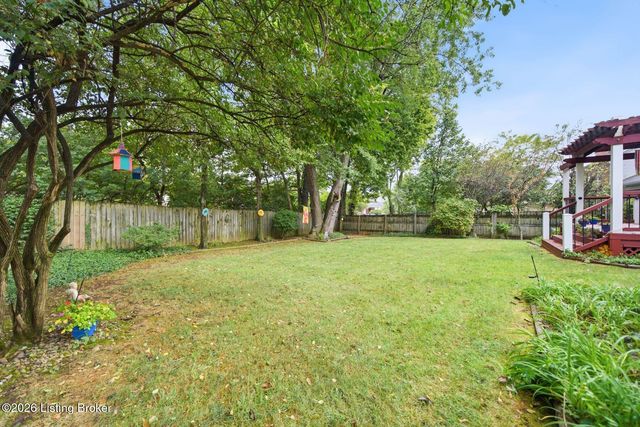 3521 Westwood Farms Dr, Louisville, KY 40220