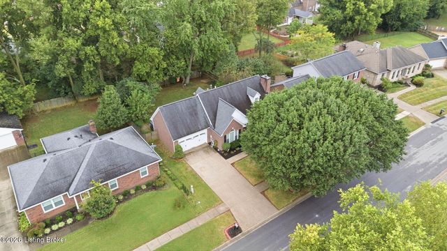 3521 Westwood Farms Dr, Louisville, KY 40220