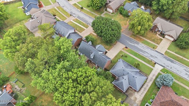 3521 Westwood Farms Dr, Louisville, KY 40220