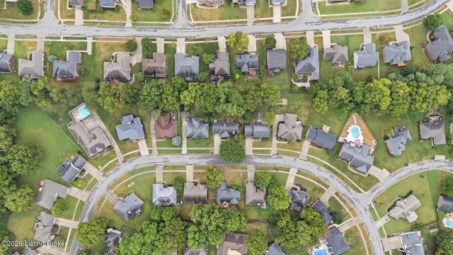 3521 Westwood Farms Dr, Louisville, KY 40220