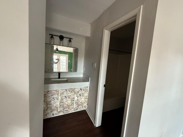 7807 Secretariat Lane, Houston, TX 77071