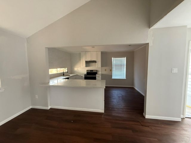 7807 Secretariat Lane, Houston, TX 77071