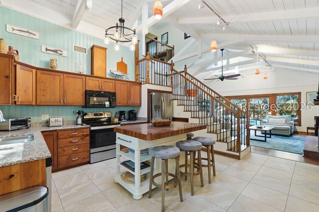 16 Dove St, Hilton Head Island, SC 29928