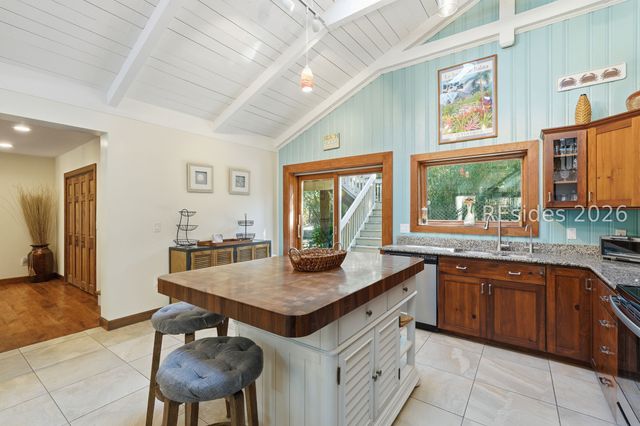 16 Dove St, Hilton Head Island, SC 29928