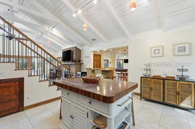 16 Dove St, Hilton Head Island, SC 29928