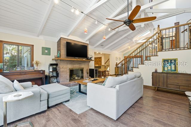 16 Dove St, Hilton Head Island, SC 29928