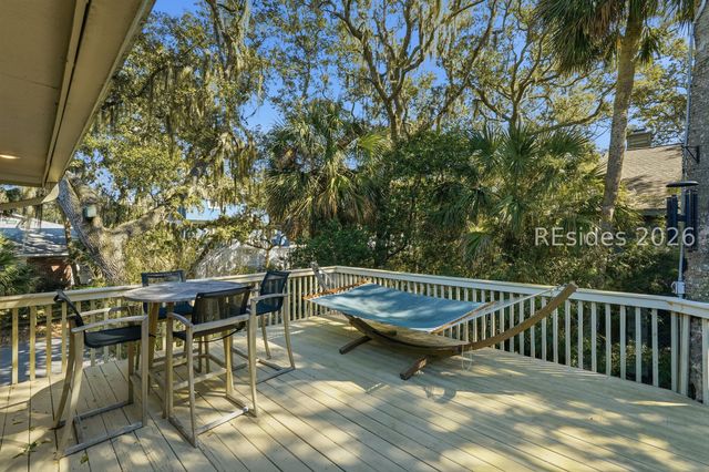 16 Dove St, Hilton Head Island, SC 29928