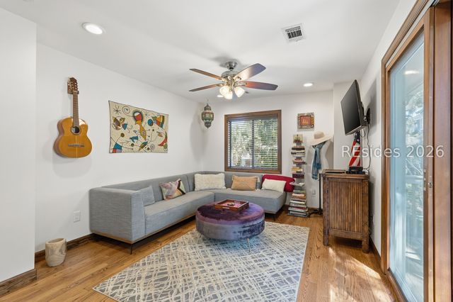 16 Dove St, Hilton Head Island, SC 29928