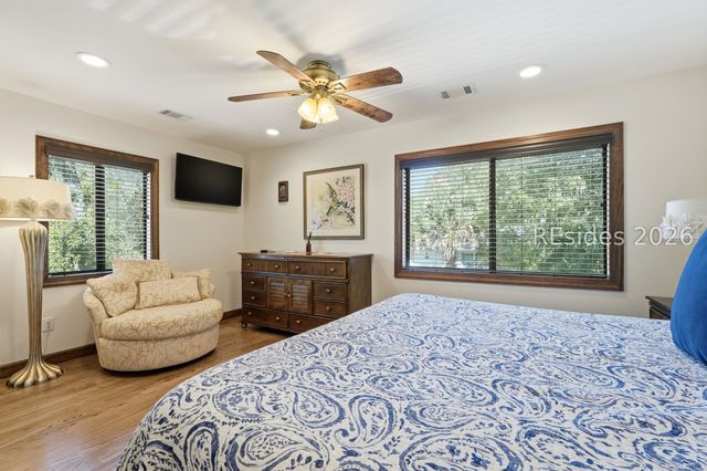 16 Dove St, Hilton Head Island, SC 29928