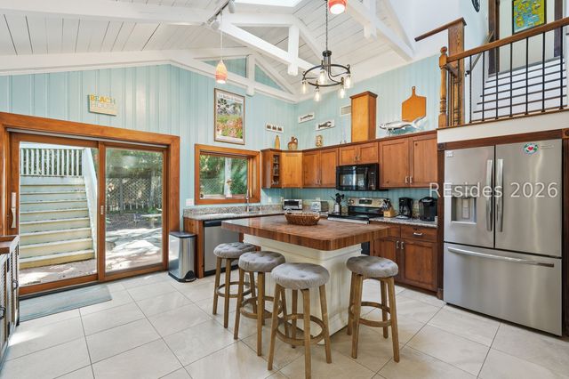 16 Dove St, Hilton Head Island, SC 29928