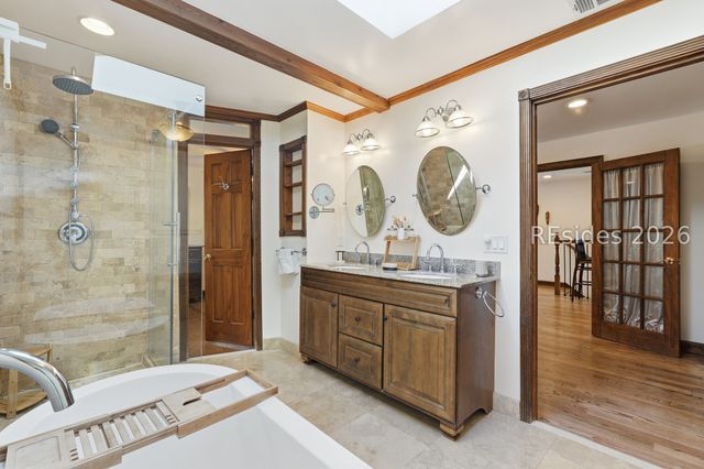 16 Dove St, Hilton Head Island, SC 29928