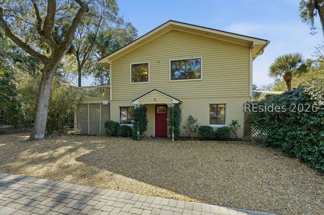 16 Dove St, Hilton Head Island, SC 29928