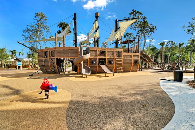 16 Dove St, Hilton Head Island, SC 29928