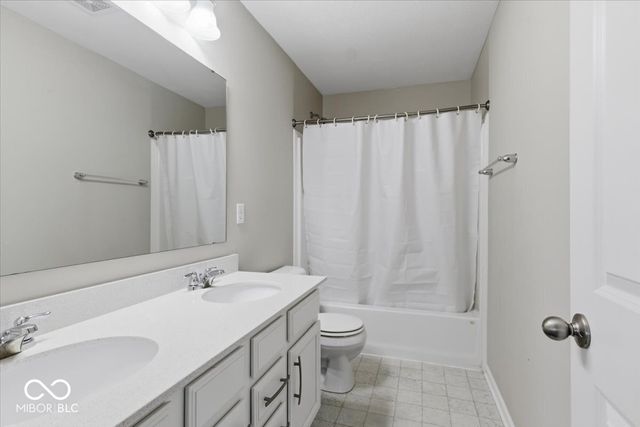 1276 Sanderling Drive, Greenwood, IN 46143