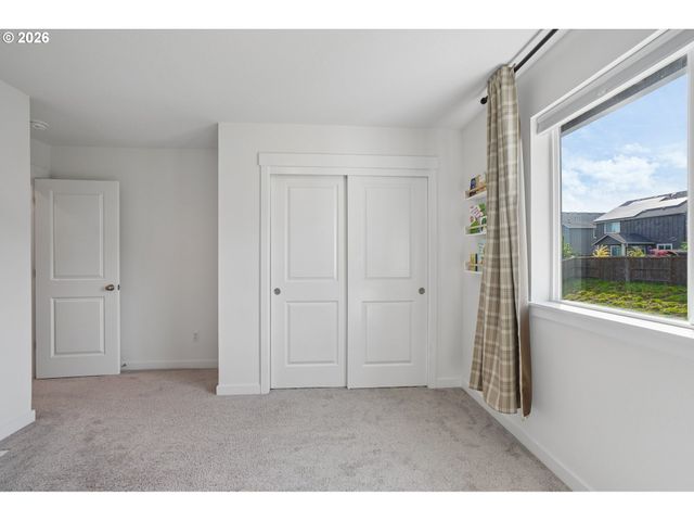 16865 Se MIST LAYER Loop, Happy Valley, OR 97086