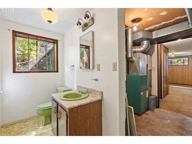21555 Ne SUNNYCREST Rd, Newberg, OR 97132