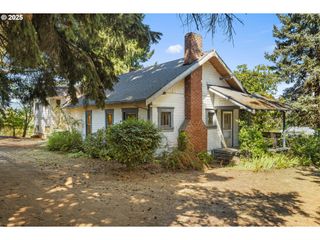 21555 Ne SUNNYCREST Rd, Newberg, OR 97132