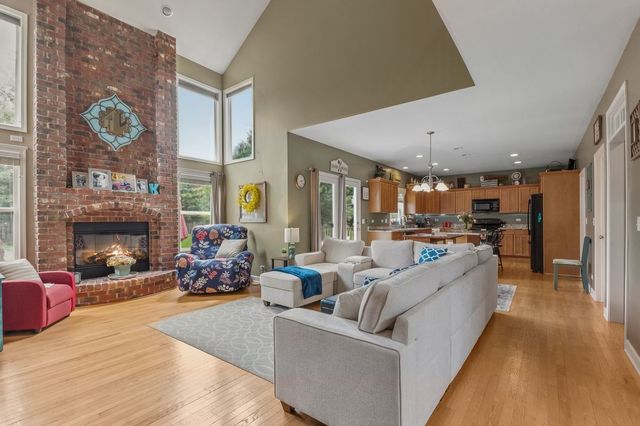 936 STONY CREEK Lane, Yorkville, IL 60560