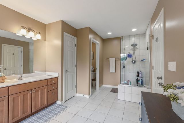 936 STONY CREEK Lane, Yorkville, IL 60560