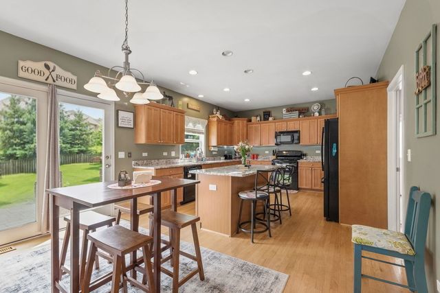 936 STONY CREEK Lane, Yorkville, IL 60560