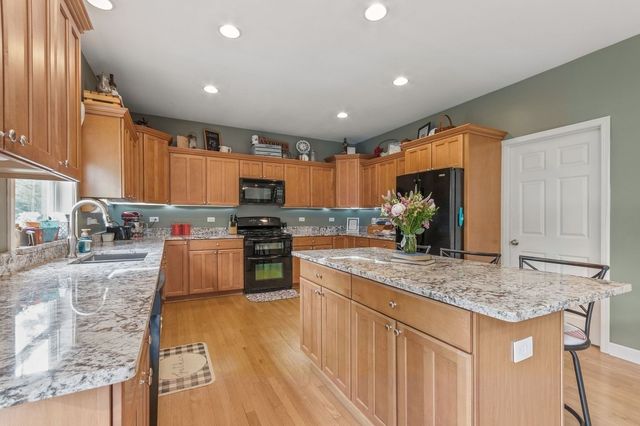 936 STONY CREEK Lane, Yorkville, IL 60560