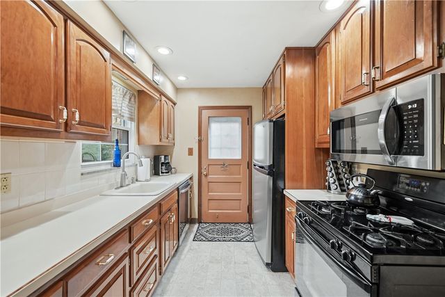 12 Hawthorne Road, Forest Hills Boro, PA 15221