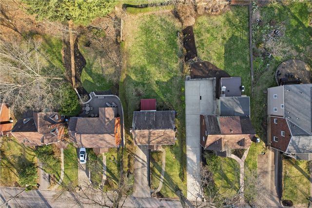 12 Hawthorne Road, Forest Hills Boro, PA 15221