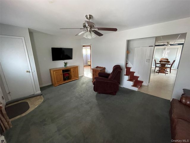 413 37th Street, Lindenhurst, NY 11757