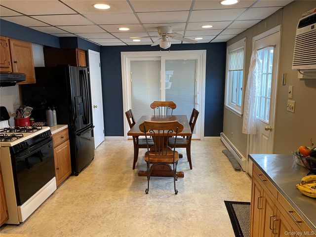 413 37th Street, Lindenhurst, NY 11757