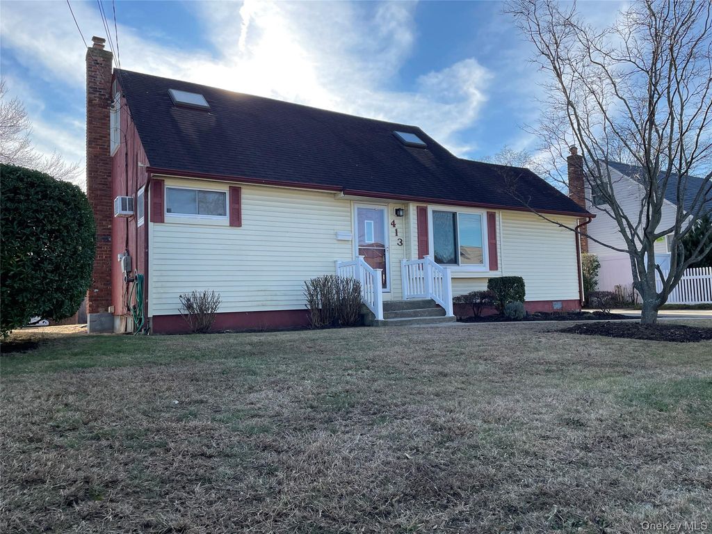 413 37th Street, Lindenhurst, NY 11757