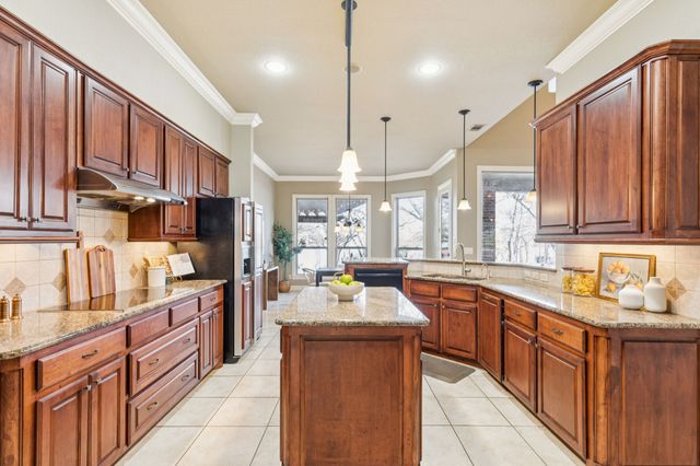 5808 Lakeside Drive, Fort Worth, TX 76179