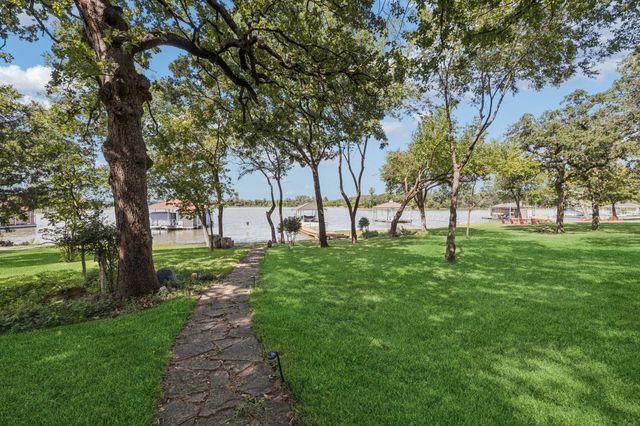 5808 Lakeside Drive, Fort Worth, TX 76179
